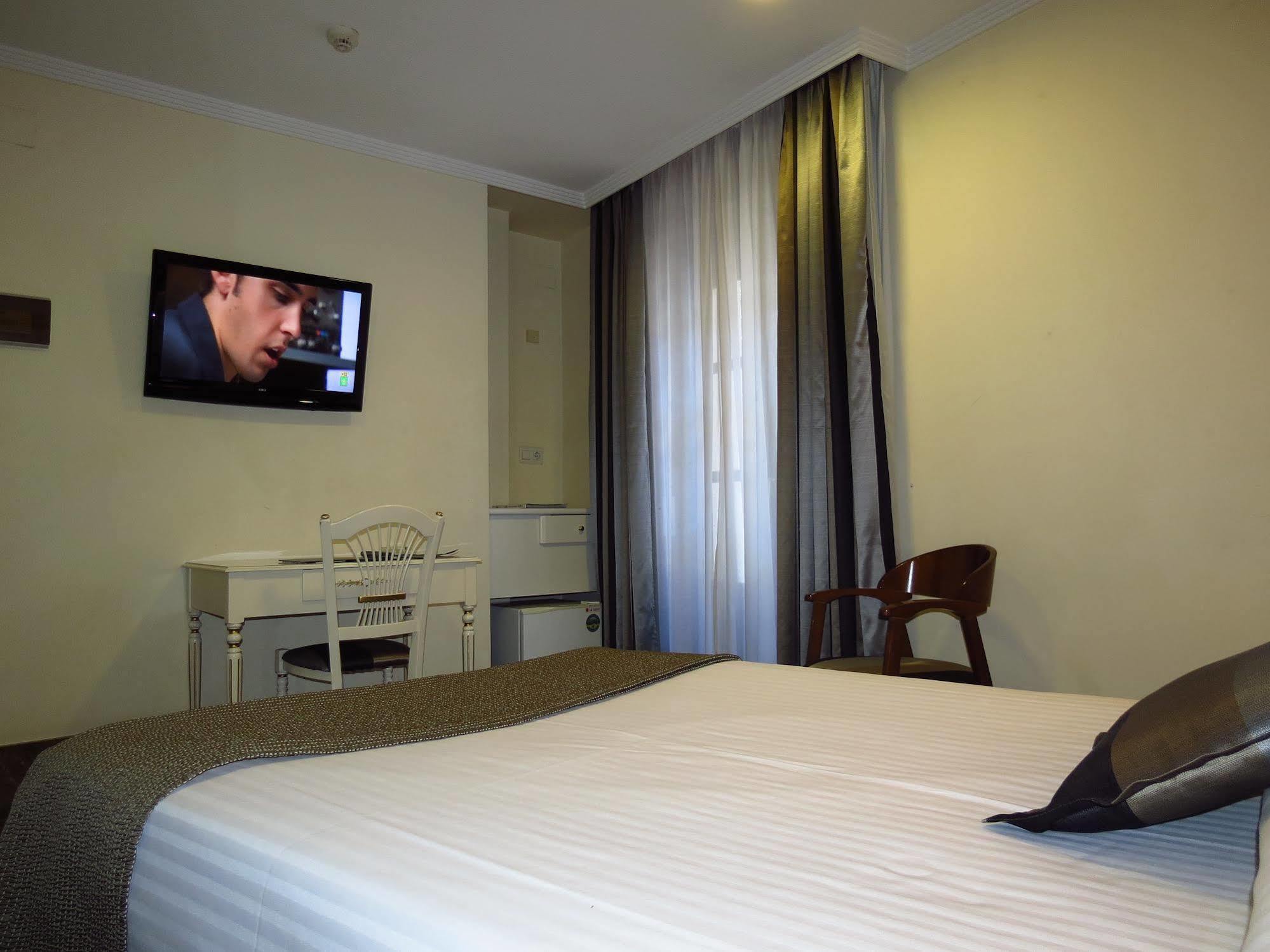 Hotel Boutique Catedral Valladolid Bilik gambar